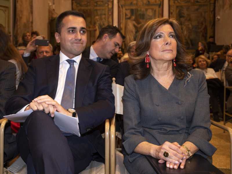 Casellati ci crede e incontra Di Maio. "Quanti grillini mi voterebbero?"