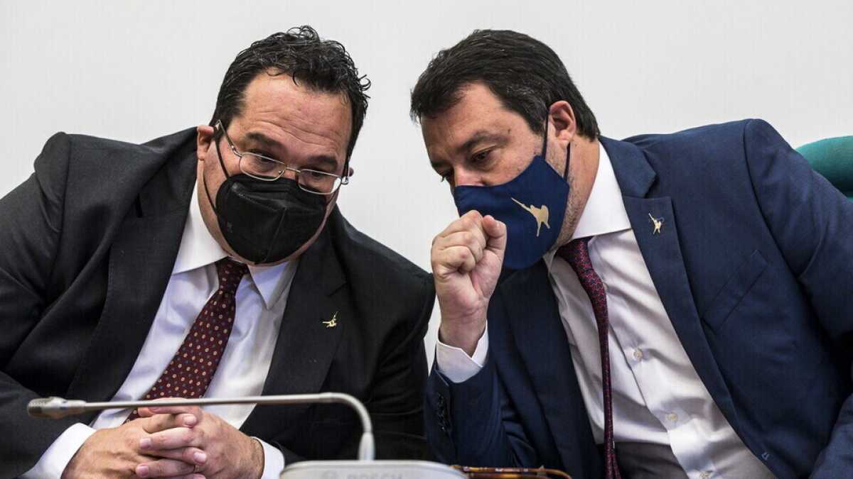 Immagine di La Lega sta implodendo, guerra tra Durigon e Zicchieri