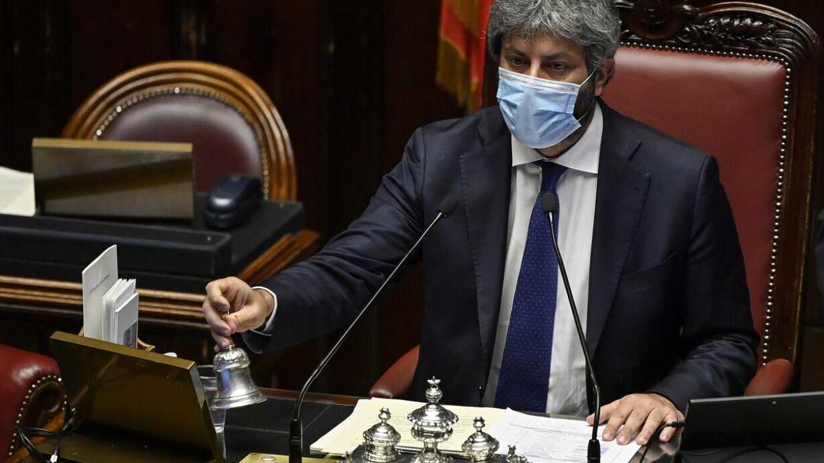 Immagine di L’ultima evoluzione (mimetica) di Roberto Fico, tra schede e linee Pd-M5s