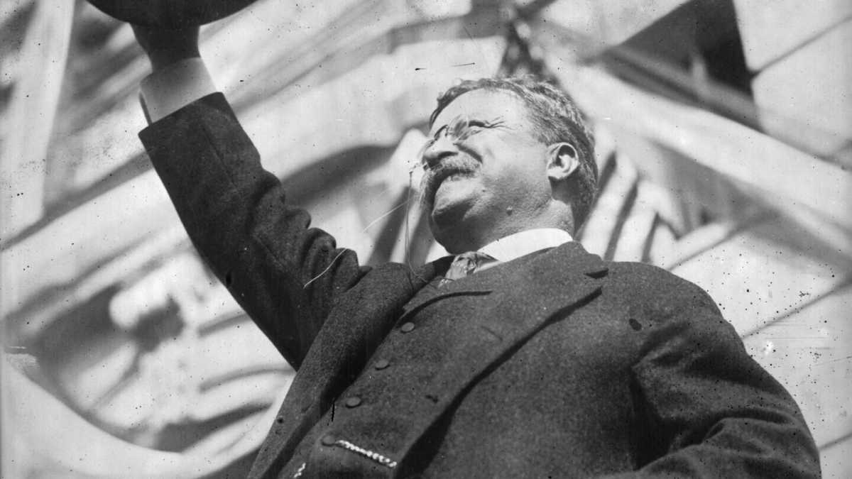 Immagine di Giù tutta la storia occidentale. Via anche il monumento a Roosevelt