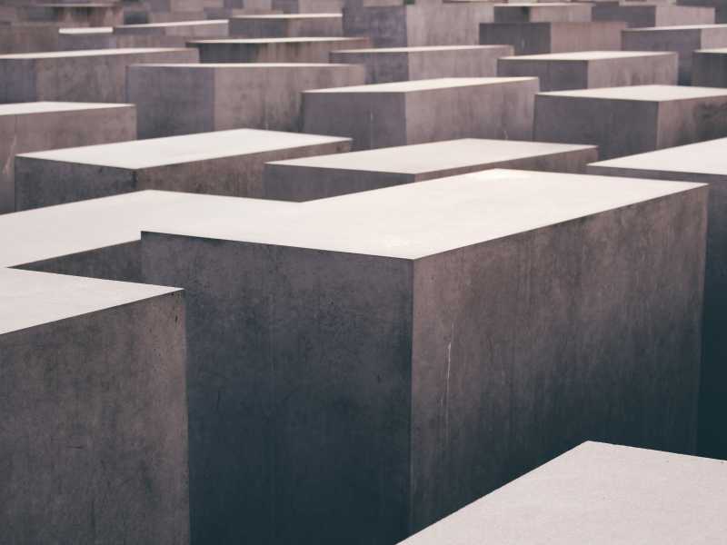 Il memoriale alla Shoah di Berlino (foto Unsplash)