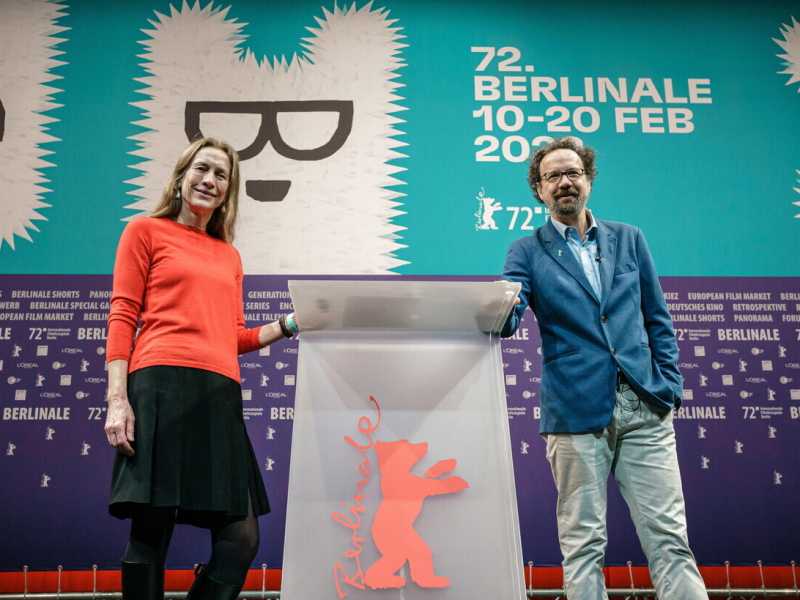 La managing director Mariette Rissenbeek della Berlinale e il direttore artistico Carlo Chatrian alla presentazione streaming del festival (Ansa)&nbsp;<br />
