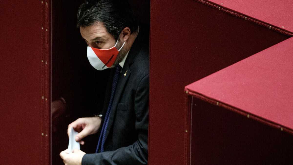 Immagine di Salvini tratta con Draghi, ma ha un problema con Berlusconi