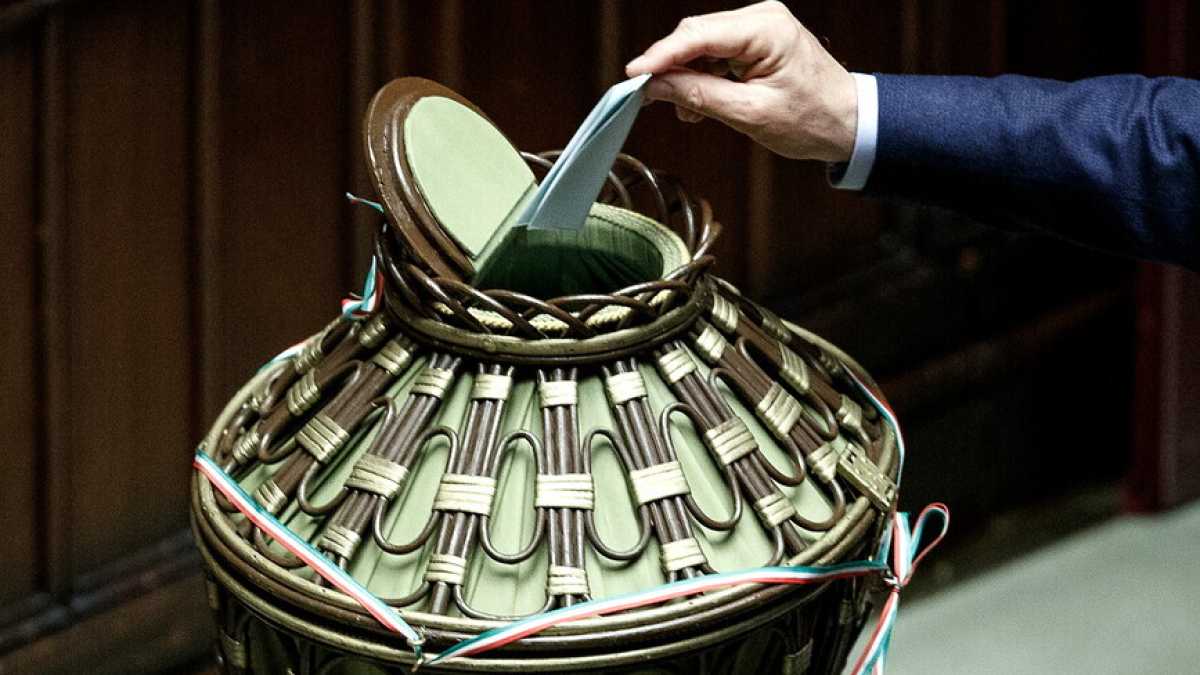 Immagine di Il tumulto dei peones che vogliono umiliare Draghi