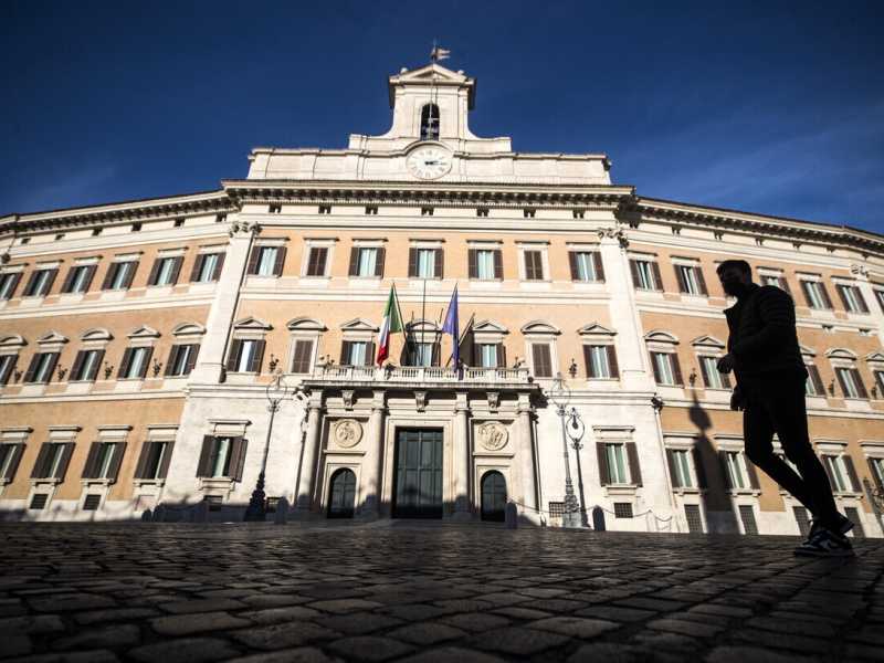 Bianco Quirinale. Il primo giorno di voto per il Colle raccontato con i colori