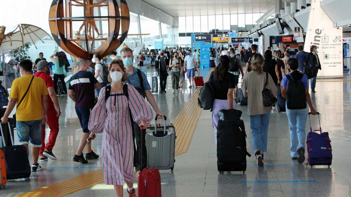 Immagine di Più green pass, meno quarantene per tornare a viaggiare. Le proposte dell'Ue