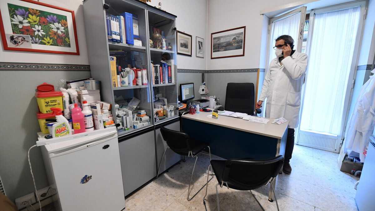 Immagine di Il lamento dei medici di base, soffocati dalla burocrazia del Covid