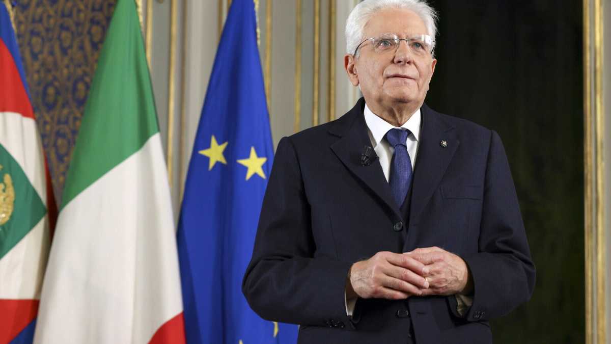 Immagine di Quirinale, anche oggi M5s e Pd pronti a votare Mattarella: "Saremo più dei 125 di ieri"