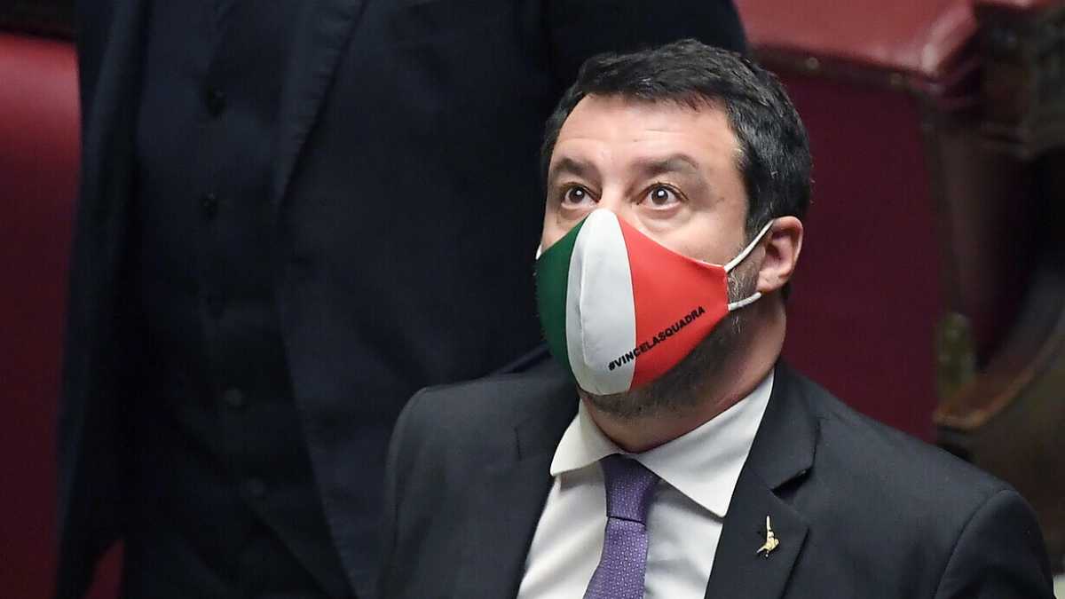 Immagine di Salvini tenta lo strappo. Tutto tranne Draghi