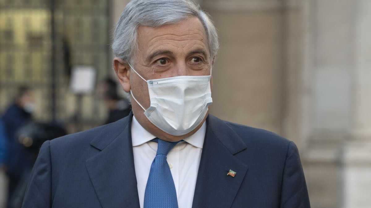 Immagine di Dopo la telefonata tra Berlusconi e il premier, Tajani incontra Draghi. FI conferma