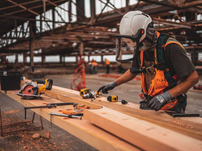 Nell’Ue cala la disoccupazione, ma anche l’offerta di lavoro. Come uscirne