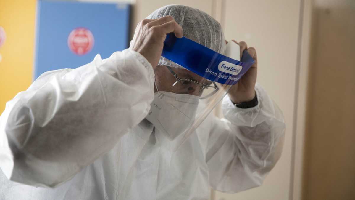 Immagine di Omicron 1 e 2. Dalla Gran Bretagna nuovi dati sulle sottovarianti. E Moderna sperimenta