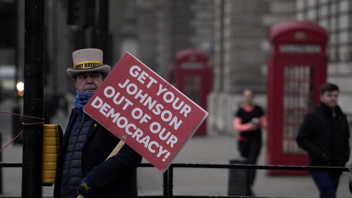 Immagine di Boris Johnson non si salva più