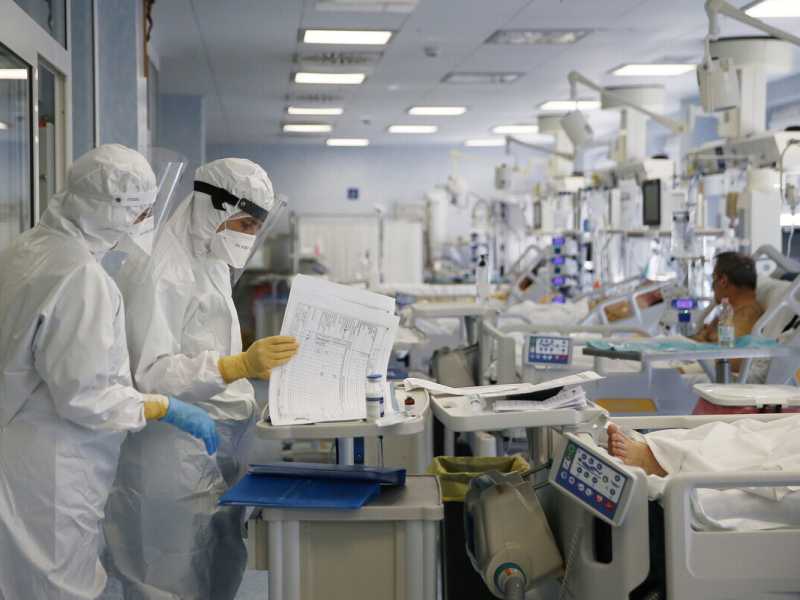 L'epidemia inizia ad arretrare, dice l'Iss. Nessun cambio di colore per le regioni