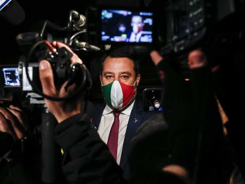 Salvini vede Draghi. E dice: "Lavoro per una presidente donna". Si pensa a Belloni: Iv e FI contrari