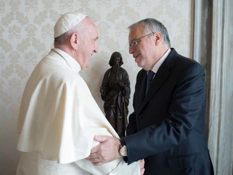 Uno degli incontri tra il Papa e il fondatore di Sant&rsquo;Egidio (nonch&eacute; quirinabile del fronte progressista) Andrea Riccardi (foto Osservatore Romano/LaPresse)&nbsp;<br />