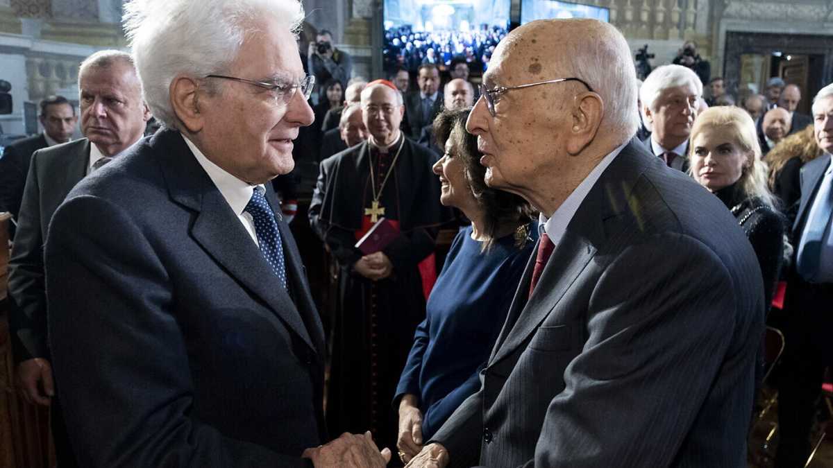 Immagine di Da Napolitano a Mattarella: storia del "bis" che si ripete