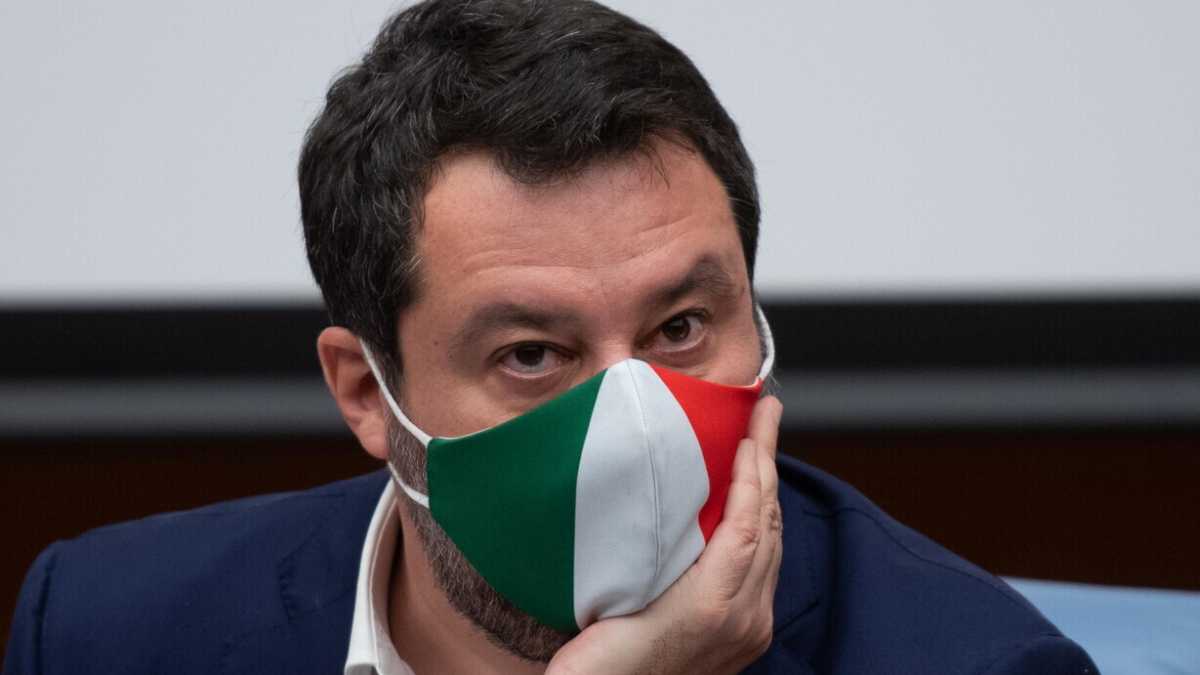 Immagine di Quirinal show: i sei giorni di Salvini, capitan capitombolo