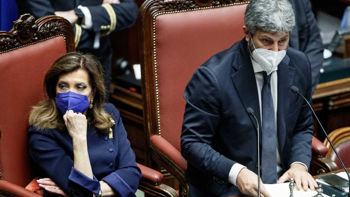 Immagine di I franchi tiratori affossano Casellati, ora la decenza invoca Mario Draghi