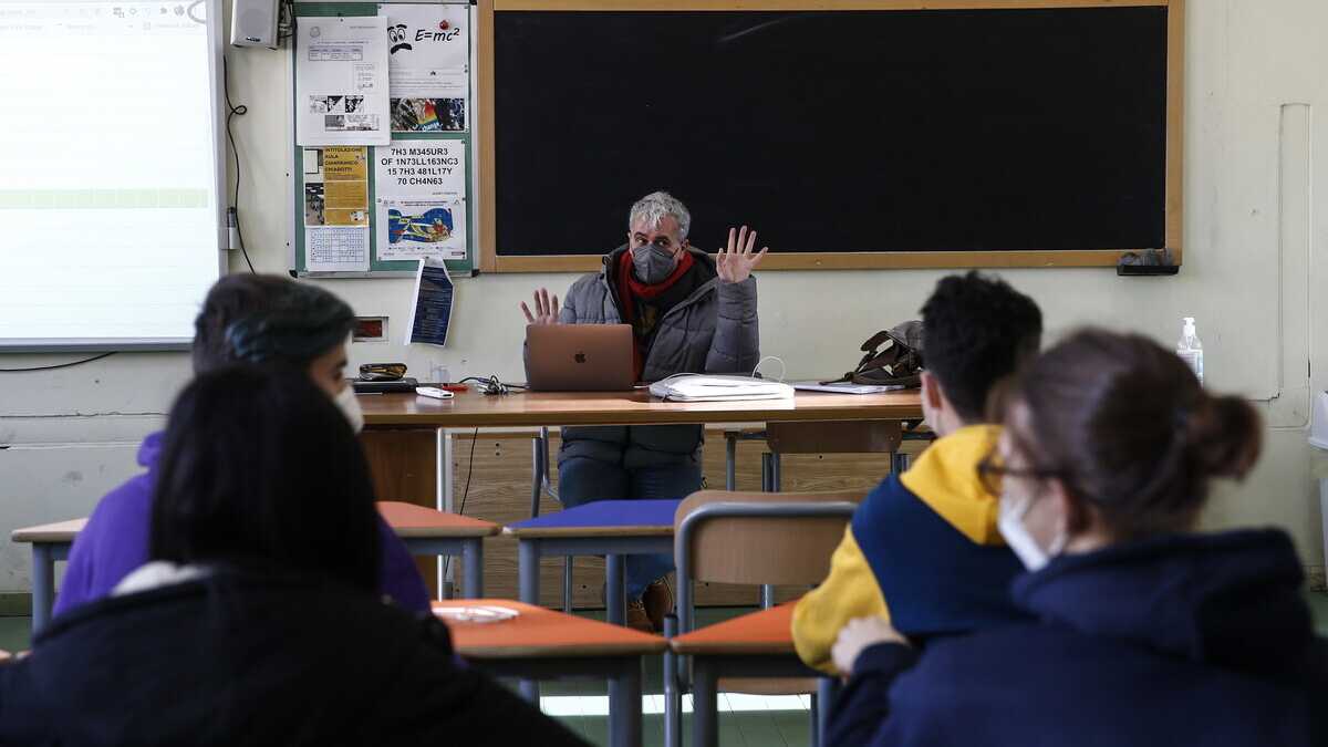 Immagine di Contro il virus a scuola. Il buon esempio delle soluzioni fai-da-te