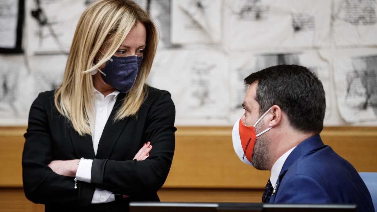 Immagine di Meloni "mangia" Salvini. Pd primo partito ma in calo. Il sondaggio politico Swg