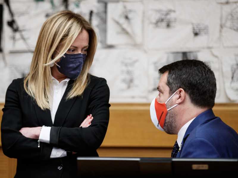 Meloni "mangia" Salvini. Pd primo partito ma in calo. Il sondaggio politico Swg