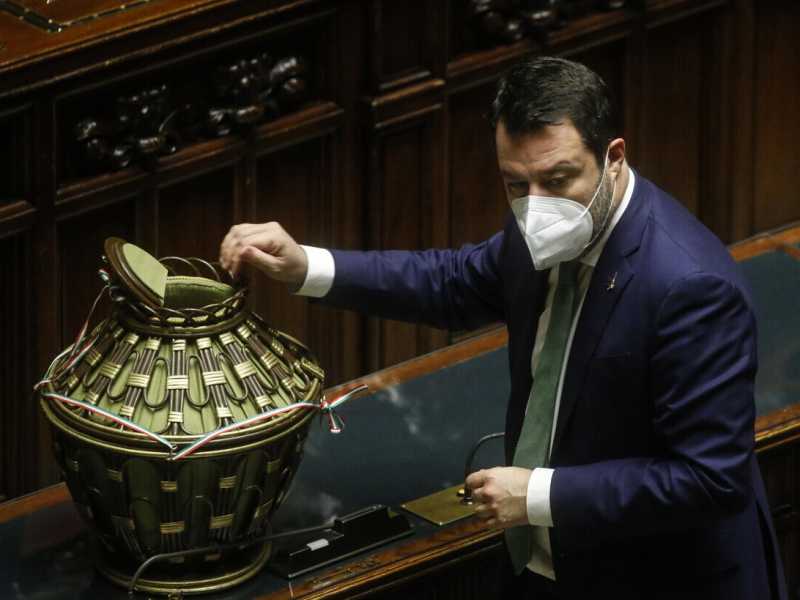 Salvini, i dubbi su Draghi, e il progetto di sfasciare Forza Italia. "Con noi verrà solo chi non tifa per il Pd"