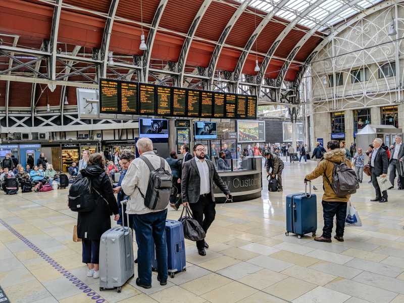 In Ue torna il green pass per viaggiare, ma l'Italia continua con le quarantene