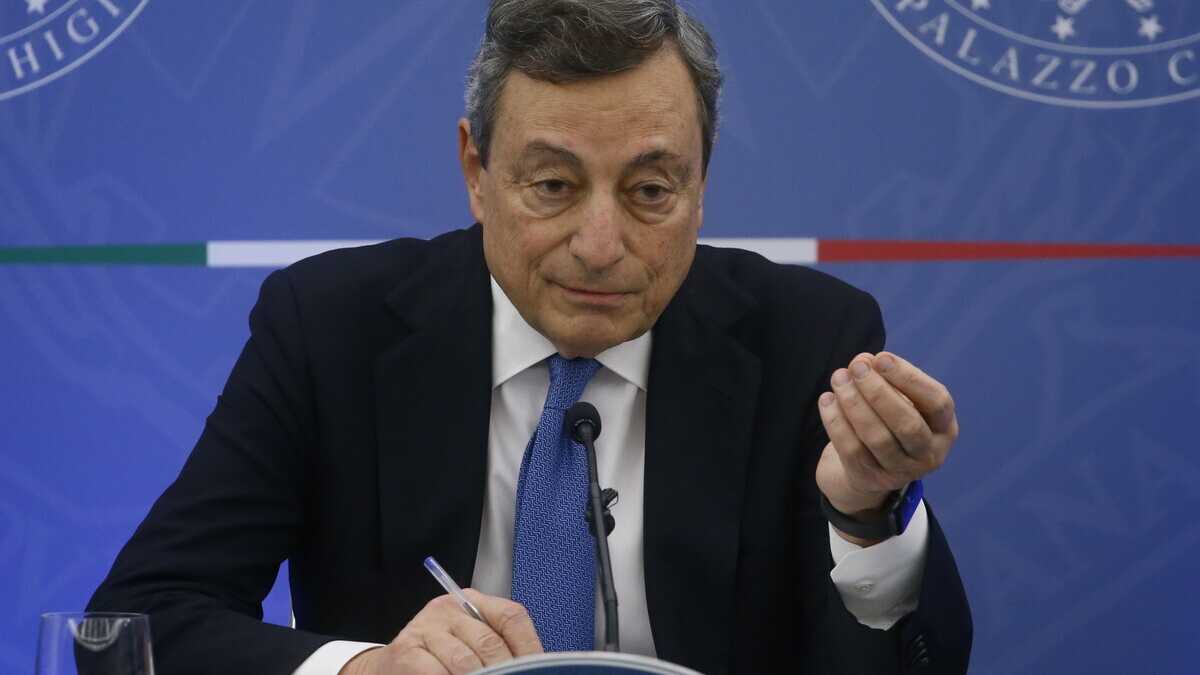 Immagine di Draghi elimina la Dad per i vaccinati. Ma in Cdm la Lega non vota: "Discriminate i bambini"