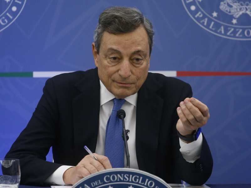 Draghi elimina la Dad per i vaccinati. Ma in Cdm la Lega non vota: "Discriminate i bambini"