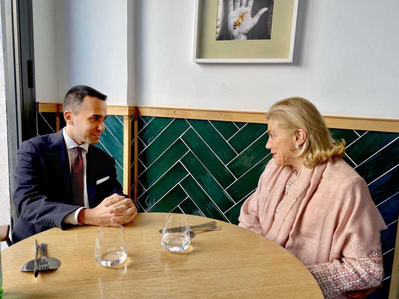 Belloni e gli 007 finiscono nella guerra M5s, intanto Di Maio è corteggiato dal nuovo centro