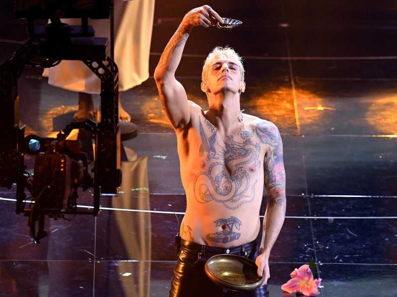 Achille Lauro a Sanremo 2022 (Ansa) 