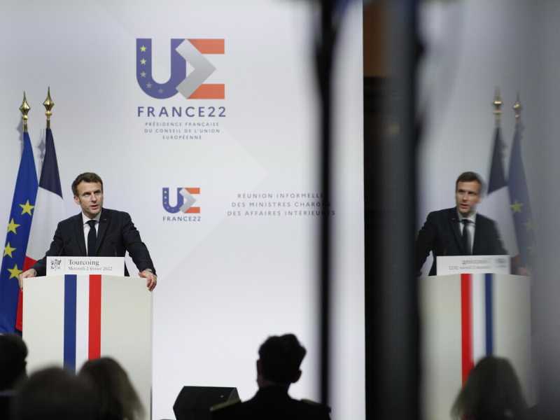  Emmanuel Macron durante il suo intervento introduttivo al Consiglio informale dei ministri dell'Interno dell'Ue a Lille (foto Ansa)