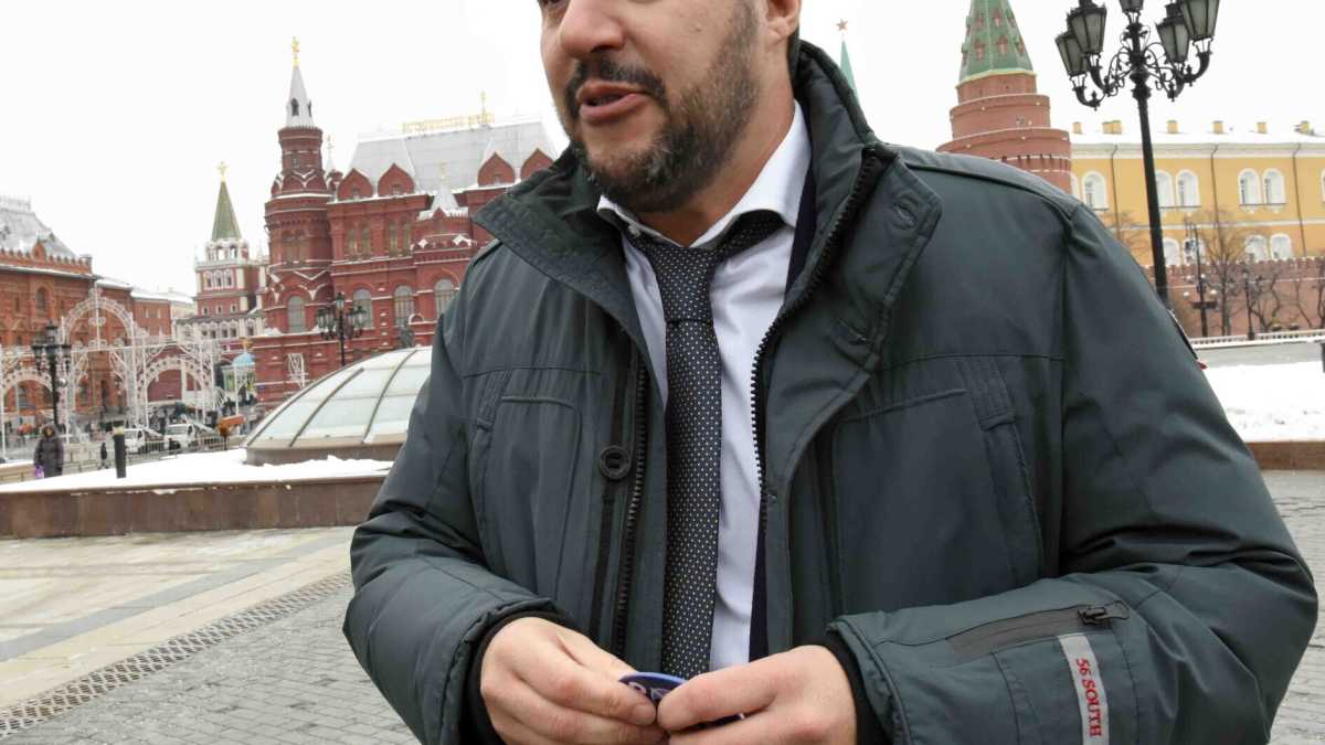 Immagine di Storia della giravolta leghista, che adesso in Europa vota contro la Russia
