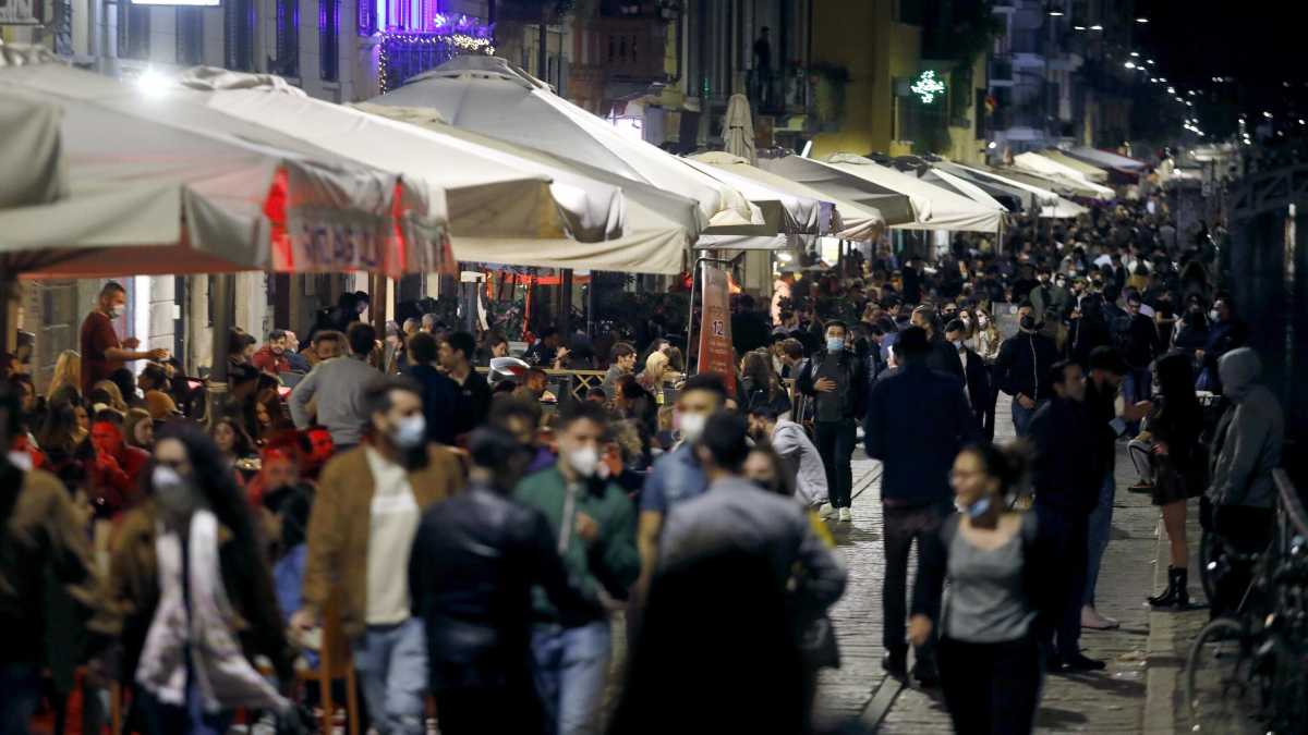 Immagine di La pandemia arretra e scendono ancora i ricoveri, Speranza: "Una fase nuova". E il Cts va verso lo scioglimento