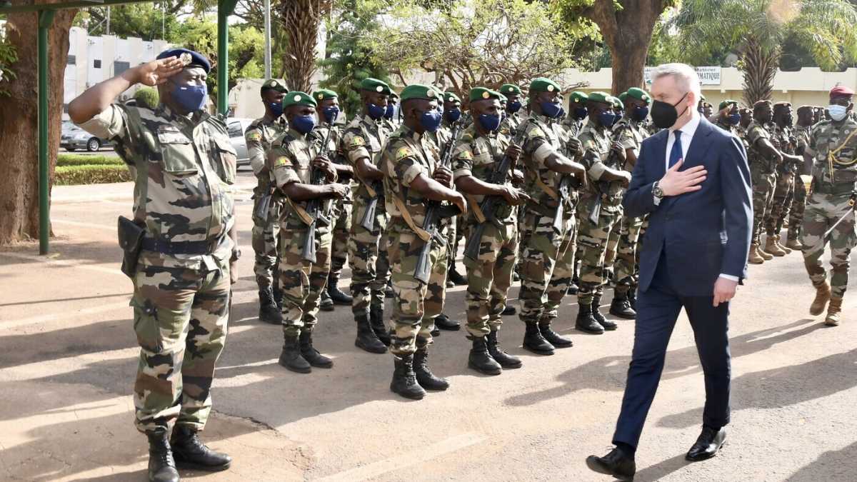 Immagine di Il ministro della Difesa Guerini ci spiega perché il Sahel è strategico per l’Italia