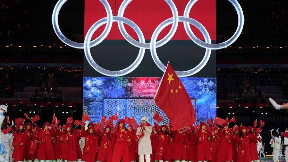 Immagine di Giochi più che olimpici, politici