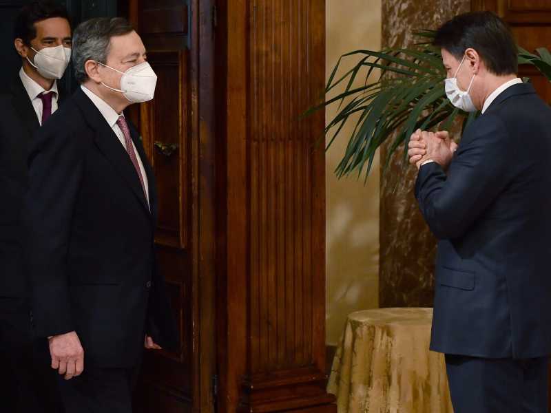 Mario Draghi e Giuseppe Conte (LaPresse)
