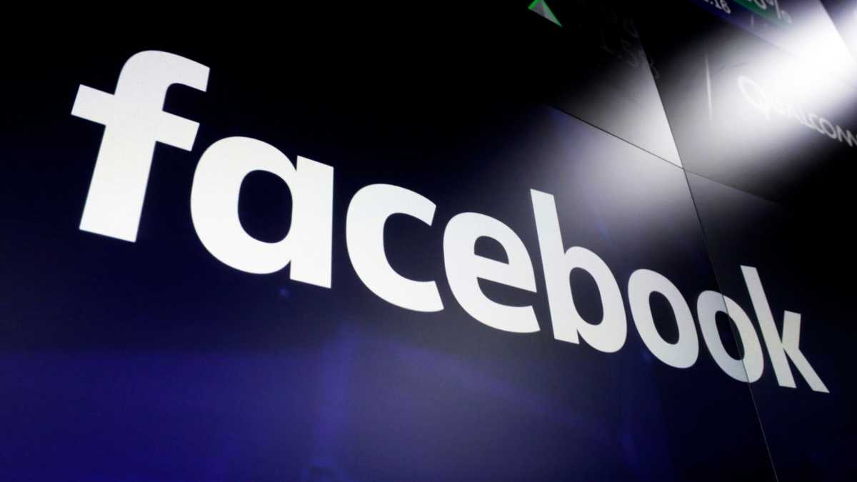 Immagine di Facebook lascerà l’Ue? Per il momento sono solo minacce: il problema è Apple