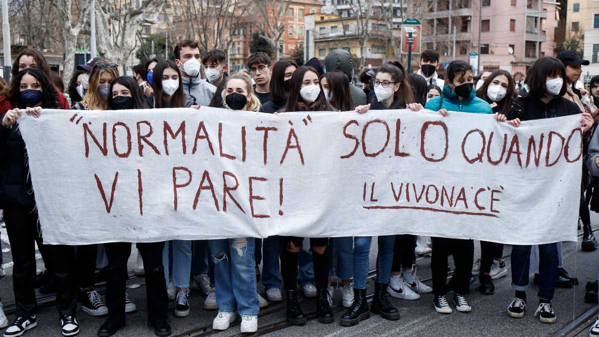 Immagine di I ragazzi in piazza non stanno facendo i furbi. Ascoltiamoli