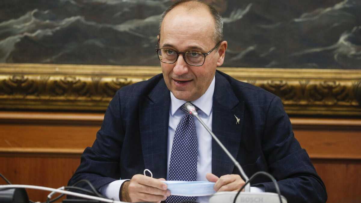 Immagine di Ritorna l'altra Lega: Bagnai si schiera con gli universitari contro il vaccino