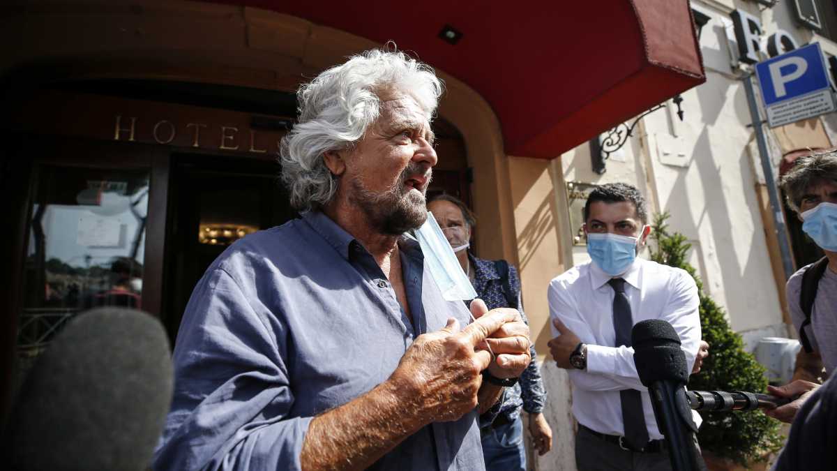 Immagine di "La situazione è molto complicata". Così Grillo commissaria Conte