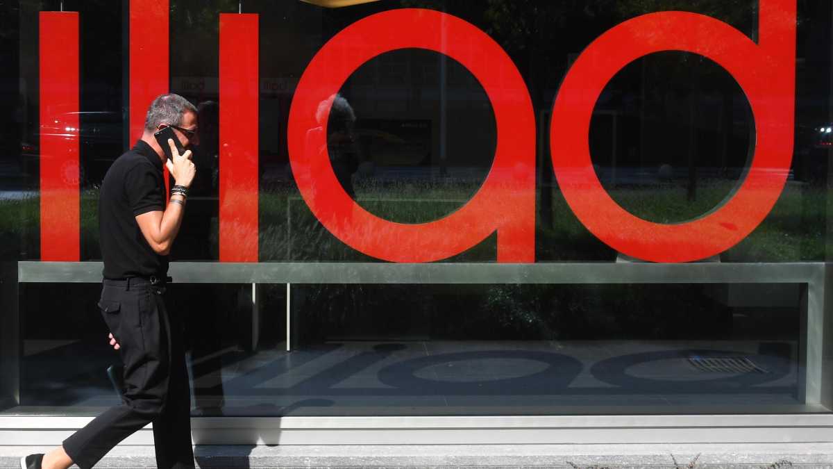 Immagine di Iliad punta al 100 per cento di Vodafone. Ecco la concorrenza che salverà l'Italia