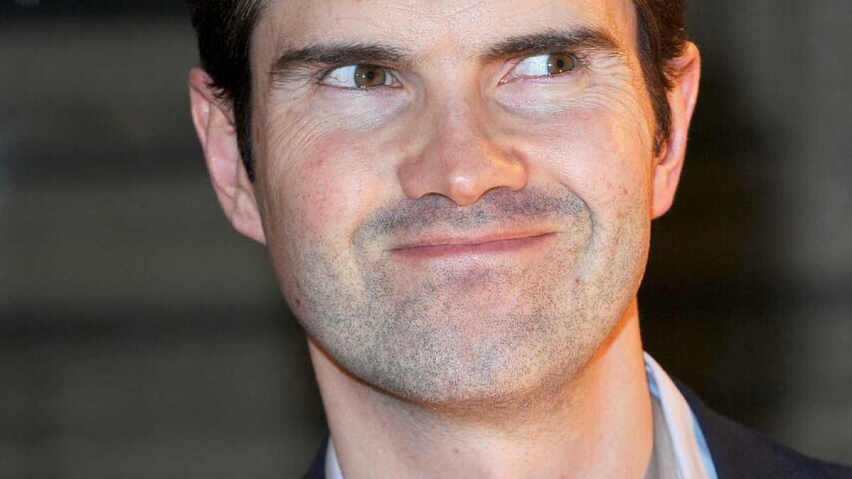 Immagine di Jimmy Carr e il suo incompreso humour nero su rom ed ebrei
