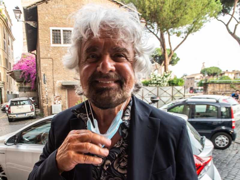 Oggi il M5s non può presentarsi alle elezioni, Grillo teme la richiesta di risarcimenti