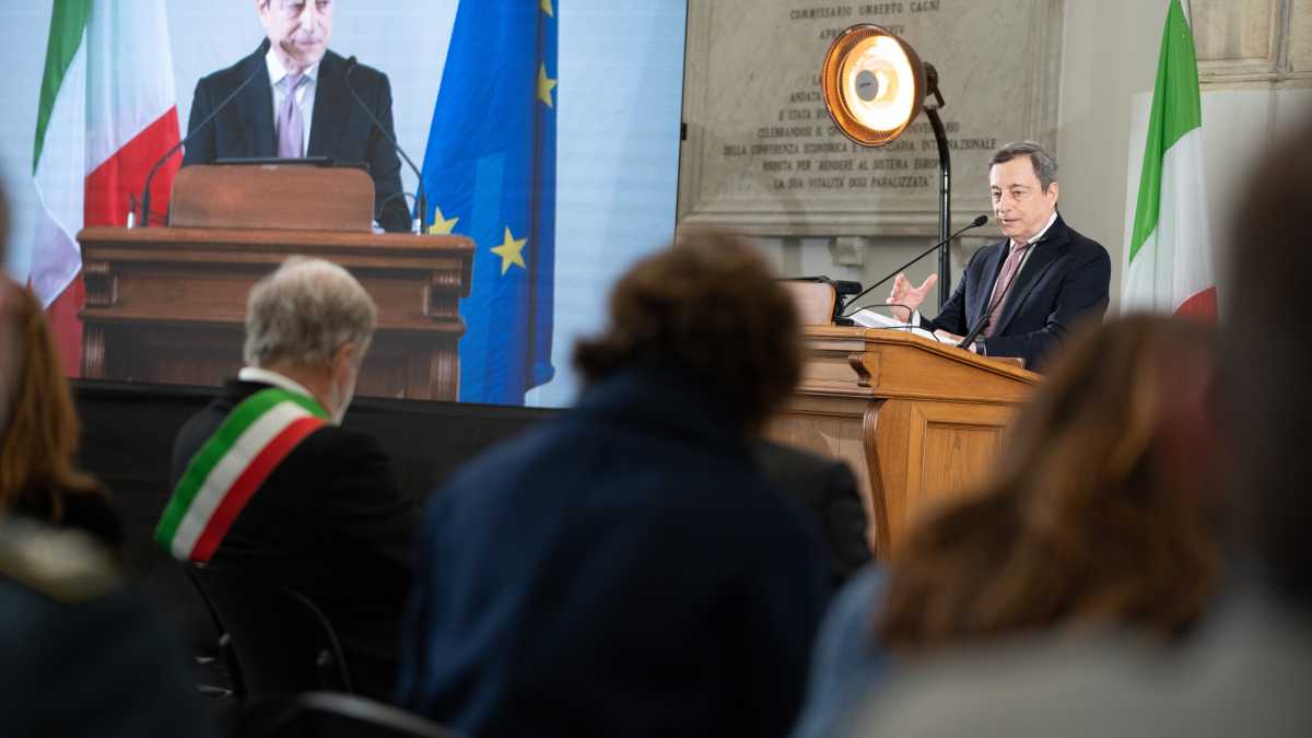 Immagine di Bollette, Draghi: "Nei prossimi giorni arriverà un intervento di ampia portata"