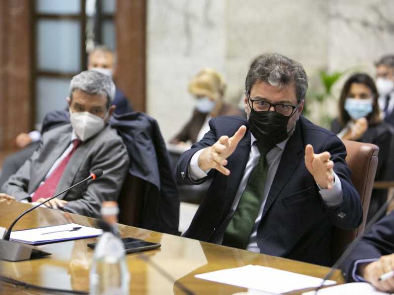 Giancarlo Giorgetti e Andrea Orlando (Foto LaPresse)