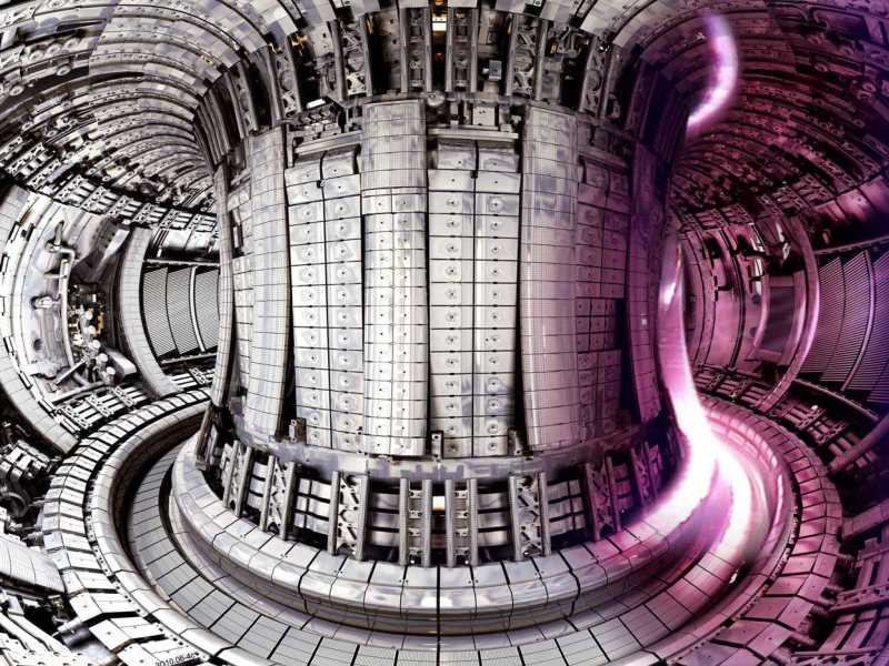 L'interno del reattore sperimentale europeo Jet per la fusione nucleare, in un'immagine tratta da Ukaea&nbsp;<br />