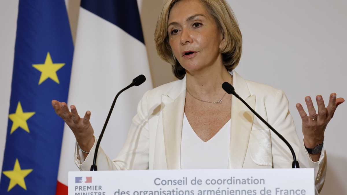 Immagine di L’élite parigina spera nel ballottaggio Macron-Pécresse, e poi si divide