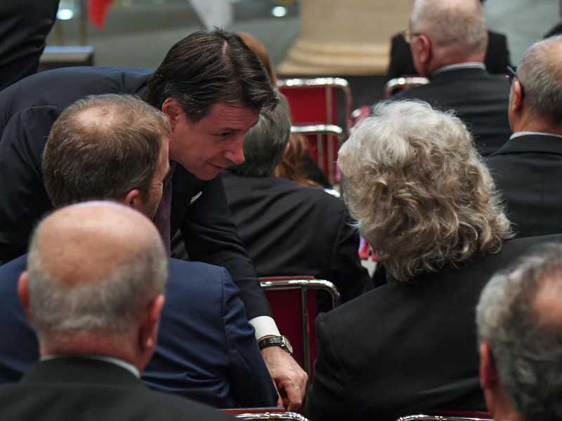 M5s, Casaleggio rispolvera Rousseau ma c'è il no di Conte. Oggi arriva Grillo e decide